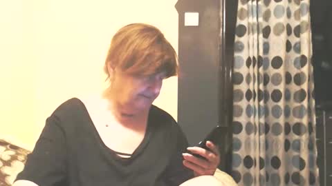 Snapshot of wildredcat chatting on 01/11/26, 08:58 WildRedCat online show from 01/11/26, 08:58
