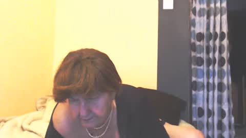 Snapshot of wildredcat chatting on 02/11/26, 02:33 WildRedCat online show from 02/11/26, 02:33