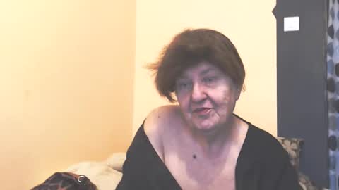 Snapshot of wildredcat chatting on 03/25/26, 01:17 WildRedCat online show from 03/25/26, 01:17