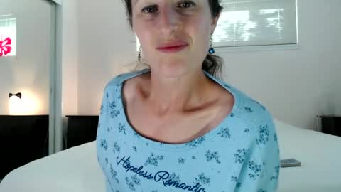 Snapshot of wildrose_l chatting on 06/27/26, 02:05 WildRose L - check my Pinned tweet if you dont see me online within 5 minutes after Ive sent email notifications online show from 06/27/26, 02:05