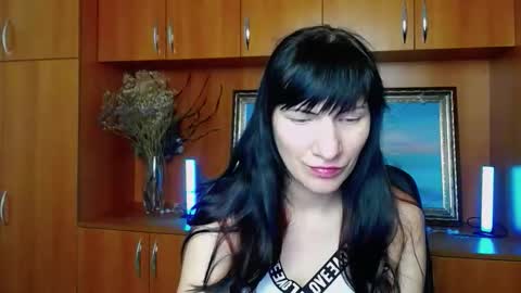 Snapshot of wildsoul8 chatting on 02/25/26, 01:32 Rosalinda online show from 02/25/26, 01:32