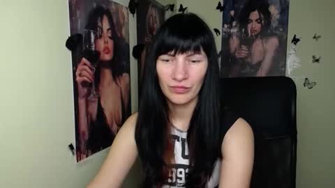 Snapshot of wildsoul8 chatting on 04/14/26, 06:25 Rosalinda online show from 04/14/26, 06:25