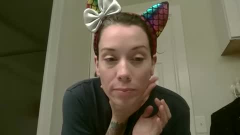 Snapshot of wildthornepenny chatting on 11/17/25, 01:00 Penny online show from 11/17/25, 01:00