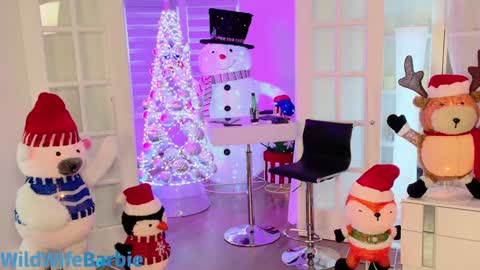 Snapshot of wildwifebarbie chatting on 12/10/24, 04:06 Angelica 49 online show from 12/10/24, 04:06