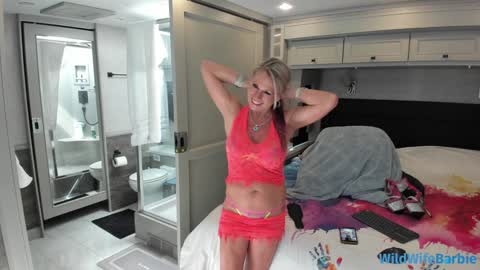 Snapshot of wildwifebarbie chatting on 02/04/26, 05:30 Angelica 49 online show from 02/04/26, 05:30