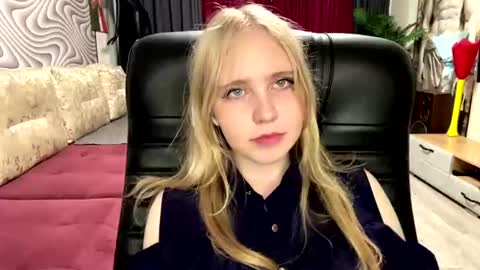 Anny online show from 06/14/26, 09:11