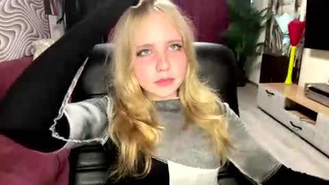 Anny online show from 06/19/26, 11:14