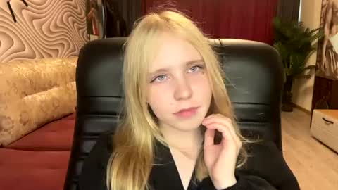 Anny online show from 06/29/26, 08:20