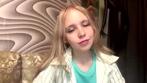 Anny online show from 07/28/26, 09:37