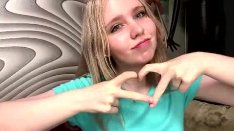Anny online show from 07/28/26, 03:21