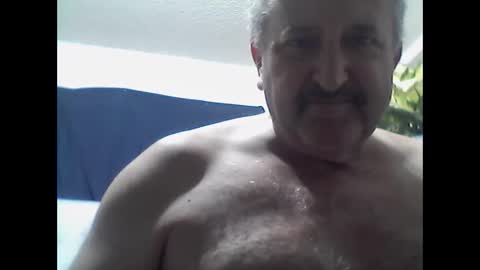 Snapshot of wilhob26 chatting on 01/17/25, 09:17 wihob26 online show from 01/17/25, 09:17
