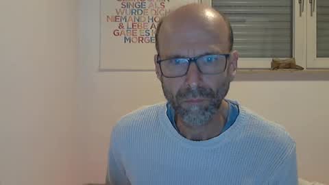 Snapshot of willbillbillwill chatting on 09/30/25, 08:36 Lilian online show from 09/30/25, 08:36