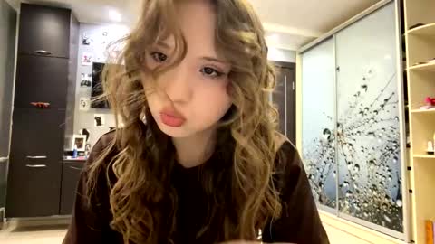 Olivia online show from 02/25/26, 03:10