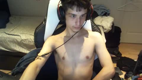 willfro_ online show from 10/19/25, 01:39