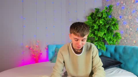 Snapshot of william_ross chatting on 01/26/25, 10:35 will online show from 01/26/25, 10:35