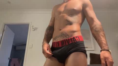 Snapshot of williamandkatenow chatting on 10/26/25, 08:42 2LoversHeat online show from 10/26/25, 08:42