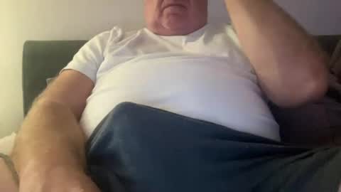 Snapshot of willieb777 chatting on 10/13/25, 01:27 willieb777 online show from 10/13/25, 01:27