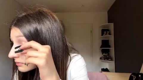 Mari online show from 06/14/26, 05:26