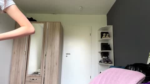 Mari online show from 06/29/26, 10:15