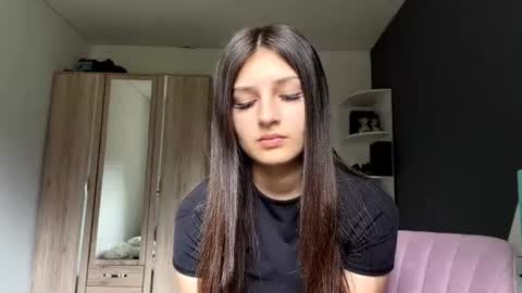 Mari online show from 07/07/26, 07:23