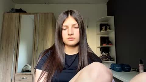 Mari online show from 07/17/26, 07:15