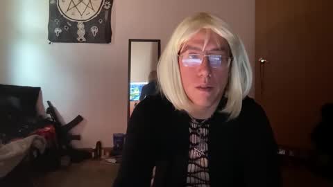 Snapshot of willlohne5 chatting on 11/07/25, 06:30 Ville Lohner online show from 11/07/25, 06:30