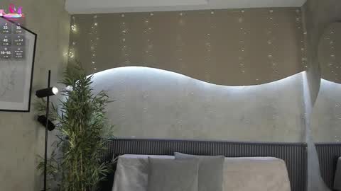 Snapshot of willow_hendrix chatting on 11/08/25, 12:27 Ms Willow online show from 11/08/25, 12:27