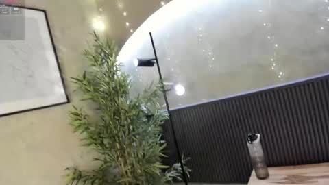 Snapshot of willow_hendrix chatting on 11/18/25, 01:15 Ms Willow online show from 11/18/25, 01:15