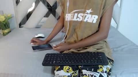 Snapshot of willow_smitt_ chatting on 01/16/26, 11:25 luna online show from 01/16/26, 11:25