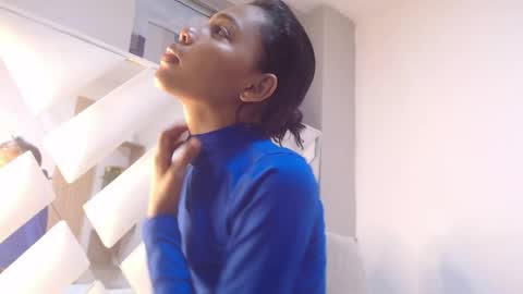 Snapshot of willow_smitt_ chatting on 04/14/26, 12:33 luna online show from 04/14/26, 12:33