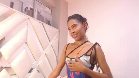 Snapshot of willow_smitt_ chatting on 04/16/26, 02:07 luna online show from 04/16/26, 02:07