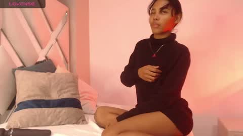 Snapshot of willow_smitt_ chatting on 04/17/26, 01:58 luna online show from 04/17/26, 01:58