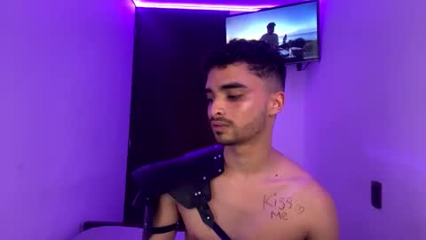 willozxxx online show from 10/29/25, 04:42