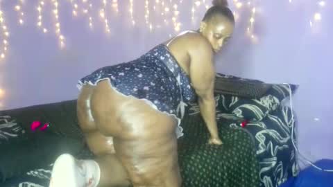 Snapshot of wilmaassylum chatting on 10/02/25, 07:48 wilmaassylum online show from 10/02/25, 07:48