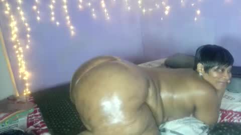 Snapshot of wilmaassylum chatting on 10/12/25, 10:36 wilmaassylum online show from 10/12/25, 10:36