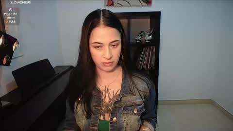 Sara online show from 09/28/25, 05:51