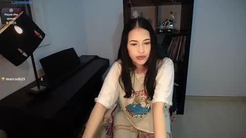 Sara online show from 10/23/25, 06:23