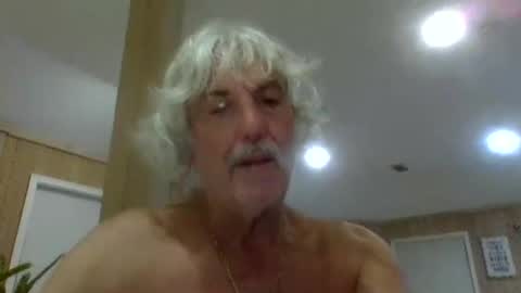Snapshot of winedog2020 chatting on 02/20/26, 01:35 Gundja Man online show from 02/20/26, 01:35