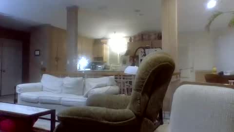 Snapshot of wineman2020 chatting on 11/21/25, 08:13 Charlie online show from 11/21/25, 08:13