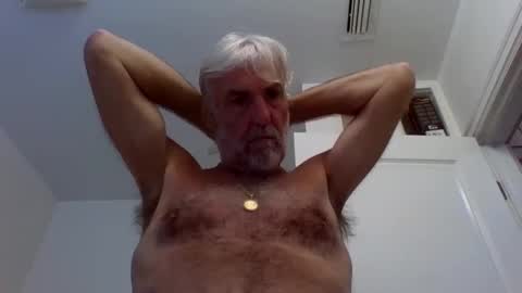 Snapshot of wineman2020 chatting on 11/25/25, 03:56 Charlie online show from 11/25/25, 03:56