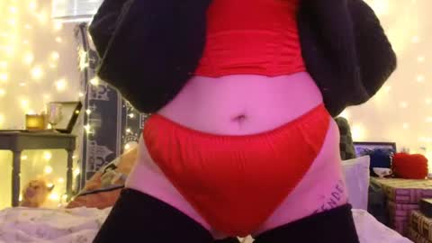 Eevie online show from 12/25/24, 11:10