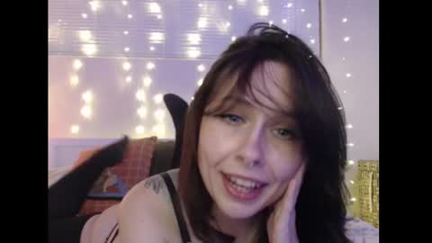 Eevie online show from 02/10/25, 01:46