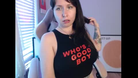 Eevie online show from 09/22/25, 11:18