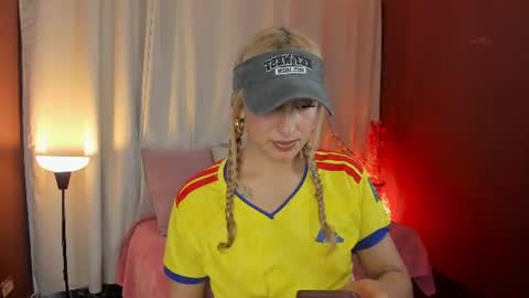 Snapshot of wini_fer chatting on 06/27/26, 06:57 Wini Fer online show from 06/27/26, 06:57