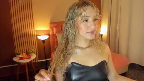 Snapshot of wini_fer chatting on 07/23/26, 02:04 Wini Fer online show from 07/23/26, 02:04