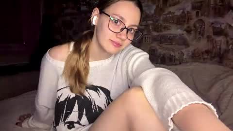 Snapshot of winifredfeuerstein chatting on 06/01/26, 08:43 Alya online show from 06/01/26, 08:43