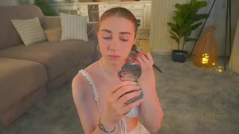 Snapshot of winnieriedesel chatting on 06/22/26, 03:25 Lillian online show from 06/22/26, 03:25