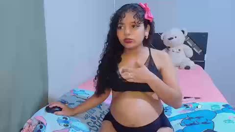 Snapshot of winnifer_gonzalez chatting on 09/12/25, 04:01 Winnifer Gonzalez online show from 09/12/25, 04:01