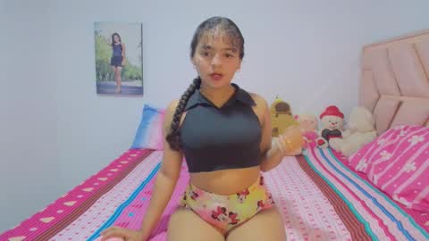 Snapshot of winnifer_gonzalez chatting on 02/23/26, 03:37 Winnifer Gonzalez online show from 02/23/26, 03:37