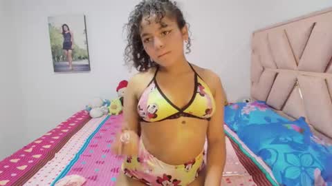Snapshot of winnifer_gonzalez chatting on 03/17/26, 03:00 Winnifer Gonzalez online show from 03/17/26, 03:00